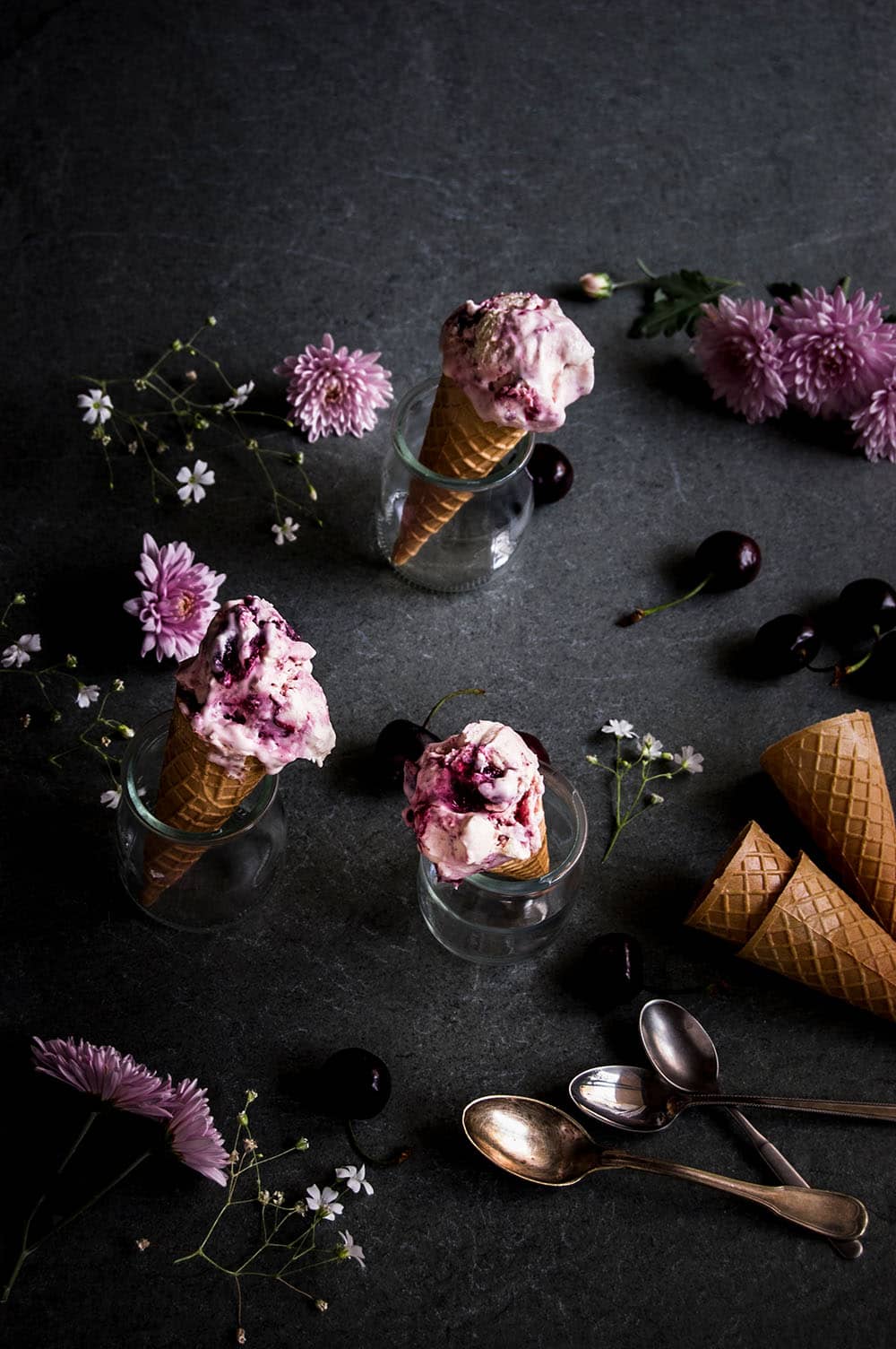 Helado de Cheesecake con cerezas