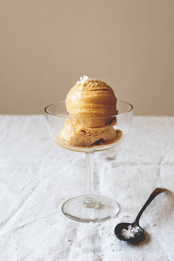 Helado de caramelo salado casero